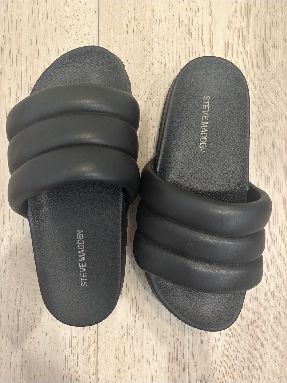 Steve Madden Black Padded Ribbed Slide Sandals - Casual Slip-On